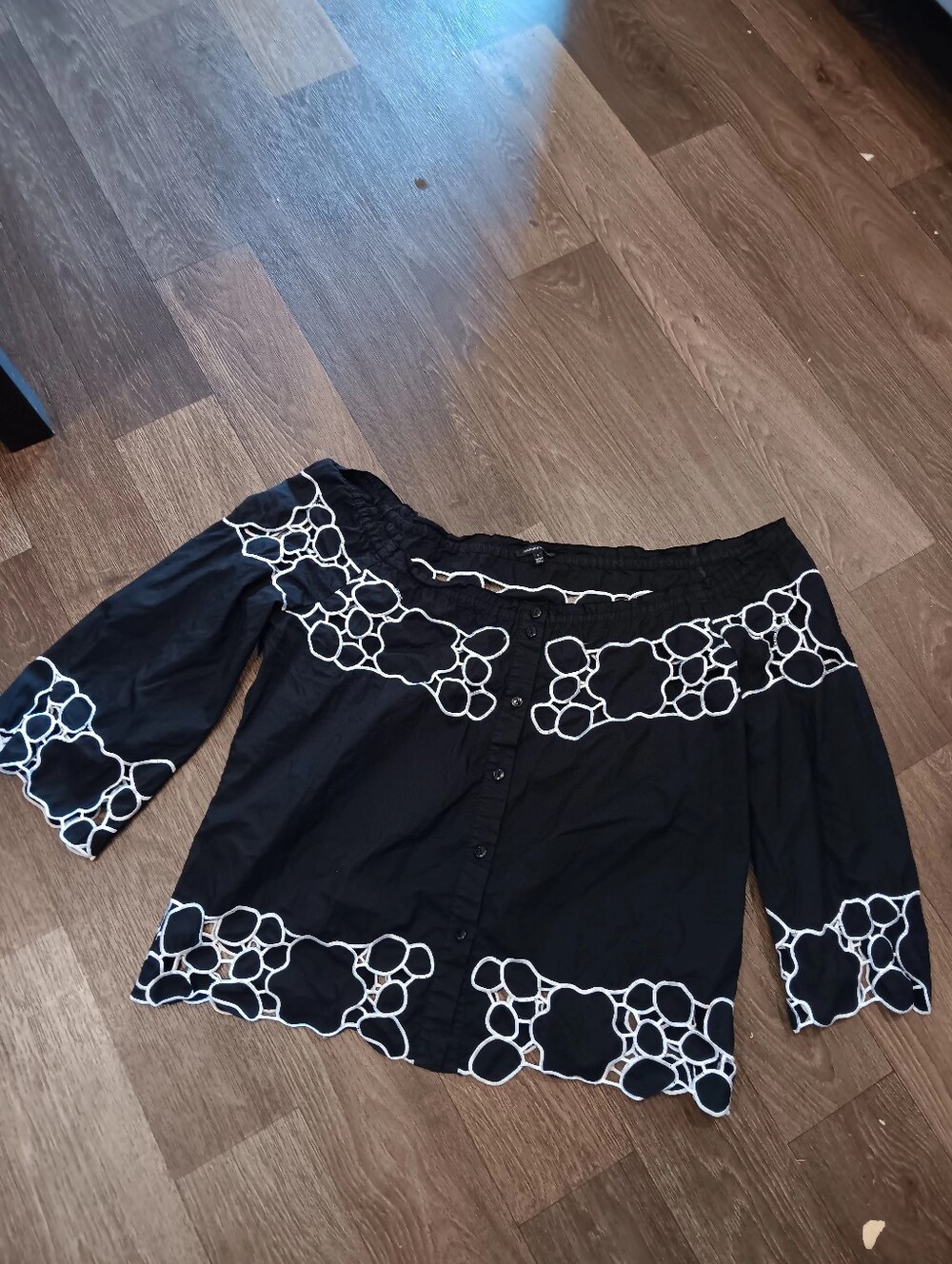 Samuel Dong Black Off-Shoulder Blouse with White Cutout Embroidery Sz L